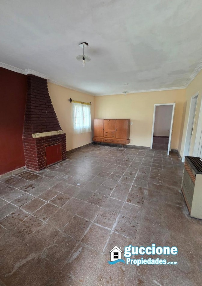 CHALET BARRIO SAN MARTIN 4 AMBIENTES CON COCHERA 