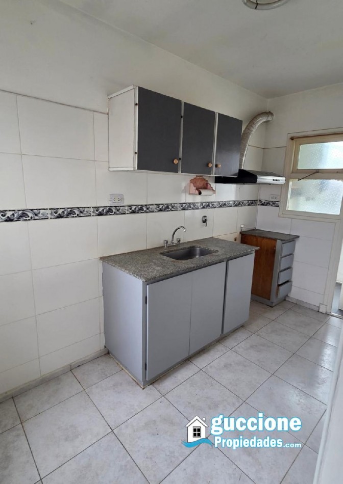 ALQUILAMOS DEPARTAMENTO EN PLANTA ALTA, CALLE MAGALLANES 6109.