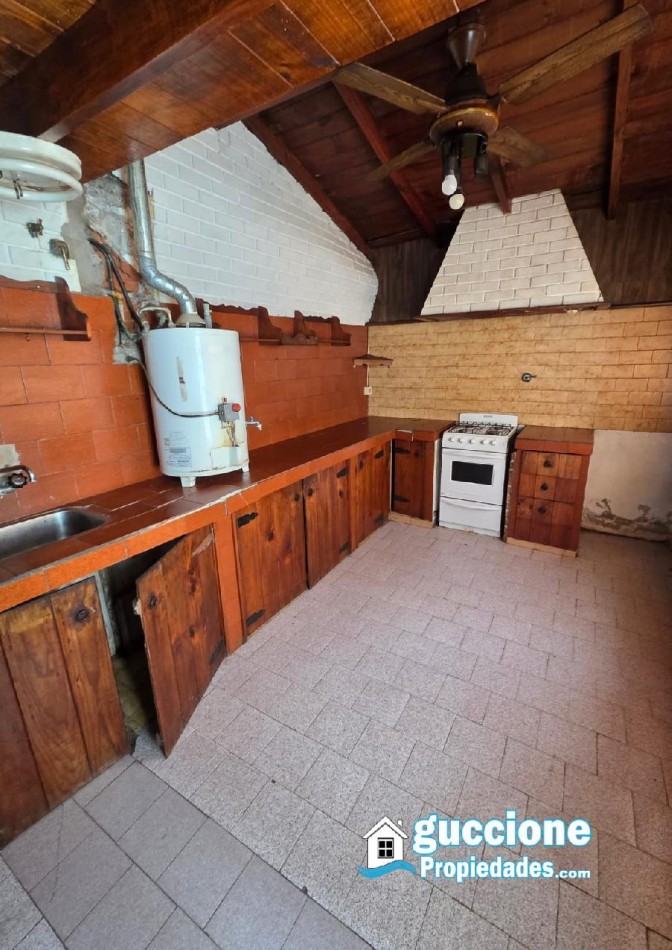 CLASICO CHALET EN BARRIO LAS AVENIDAS 