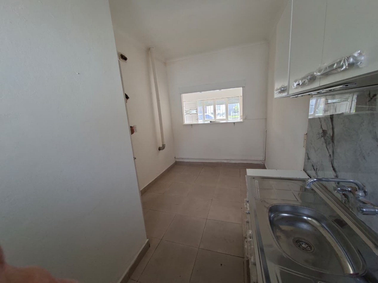 Casa Frente de 3 ambientes